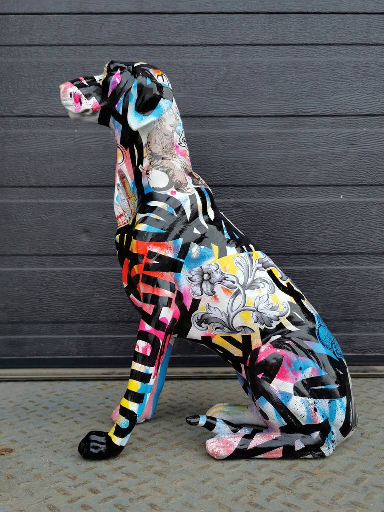Original Street Art Animal Sculpture by Artist-painter Tone