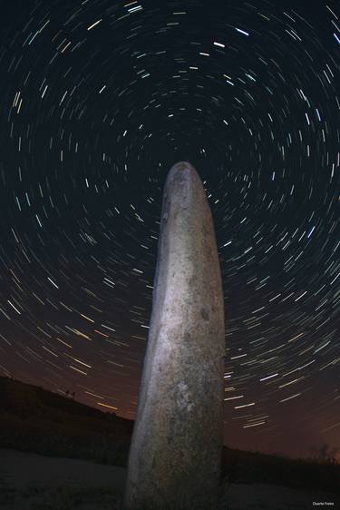 Standing stone thumb