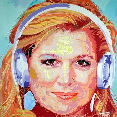 Queen Maxima with head phones thumb