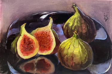 Figs on the black plate thumb