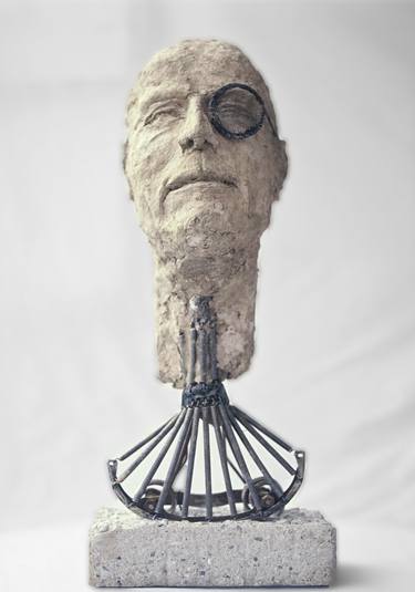 Original Men Sculpture by Ursula Gummersbach
