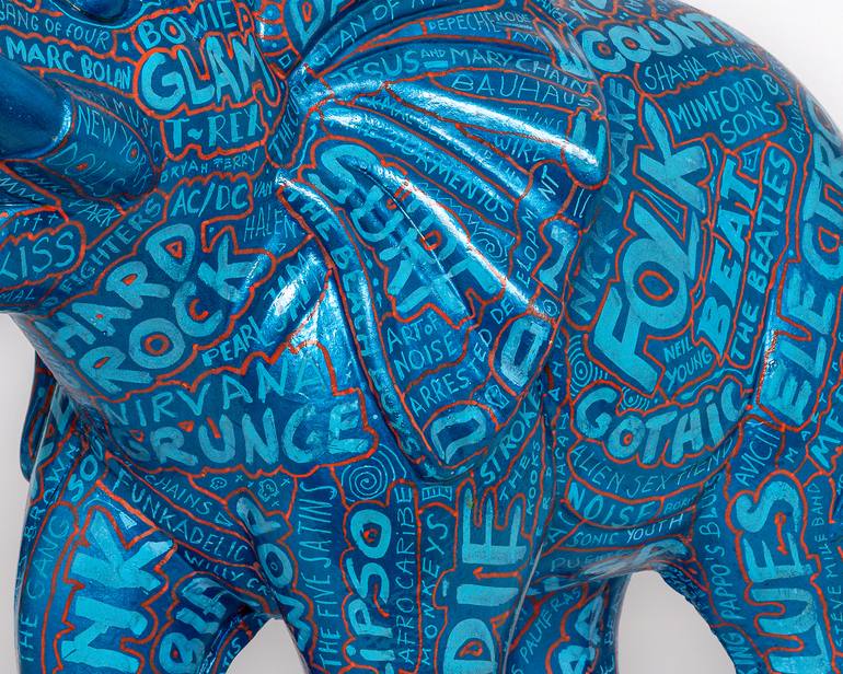 Original Pop Art Animal Sculpture by Sebastián Rodríguez Drouville