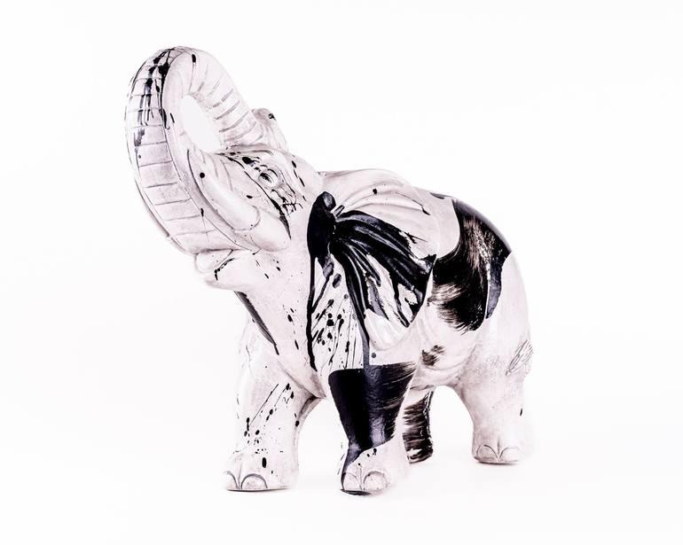 Original Black & White Animal Sculpture by Sebastián Rodríguez Drouville