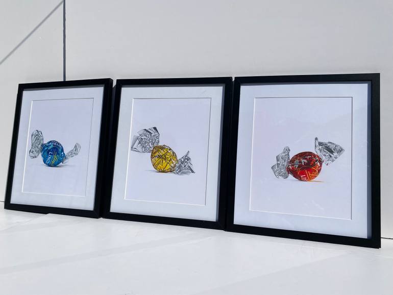 Original Photorealism Still Life Drawing by Marie-Noëlle Erasmus