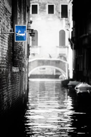 Gondola Aware Venice thumb