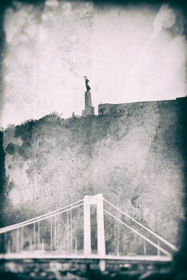 Liberation Monument, and Elizabeth Bridge, Budapest thumb