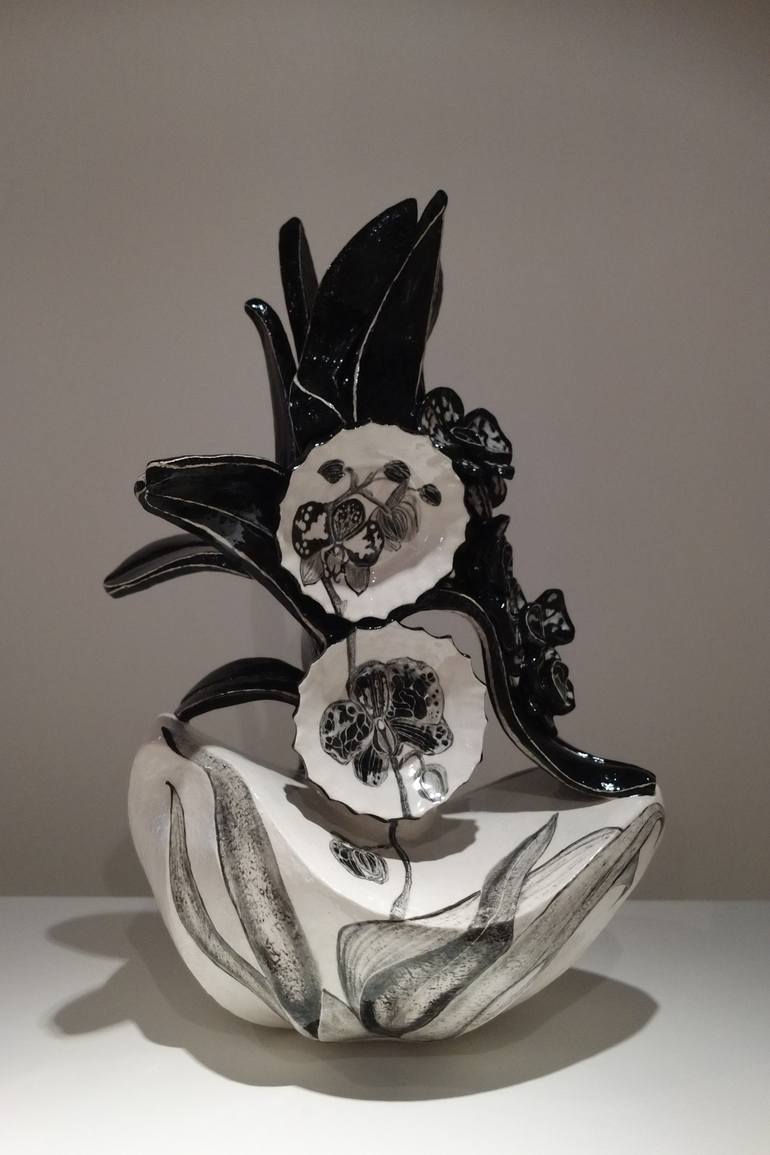 Original Floral Sculpture by Annick Ibsen