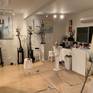 Contemporary latin-american artist Alicia Savio showing her art studio