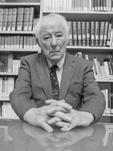 Seamus Heaney thumb