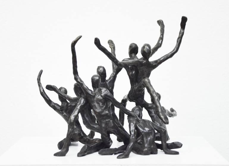 Original Figurative People Sculpture by Ilona Ottenbreit