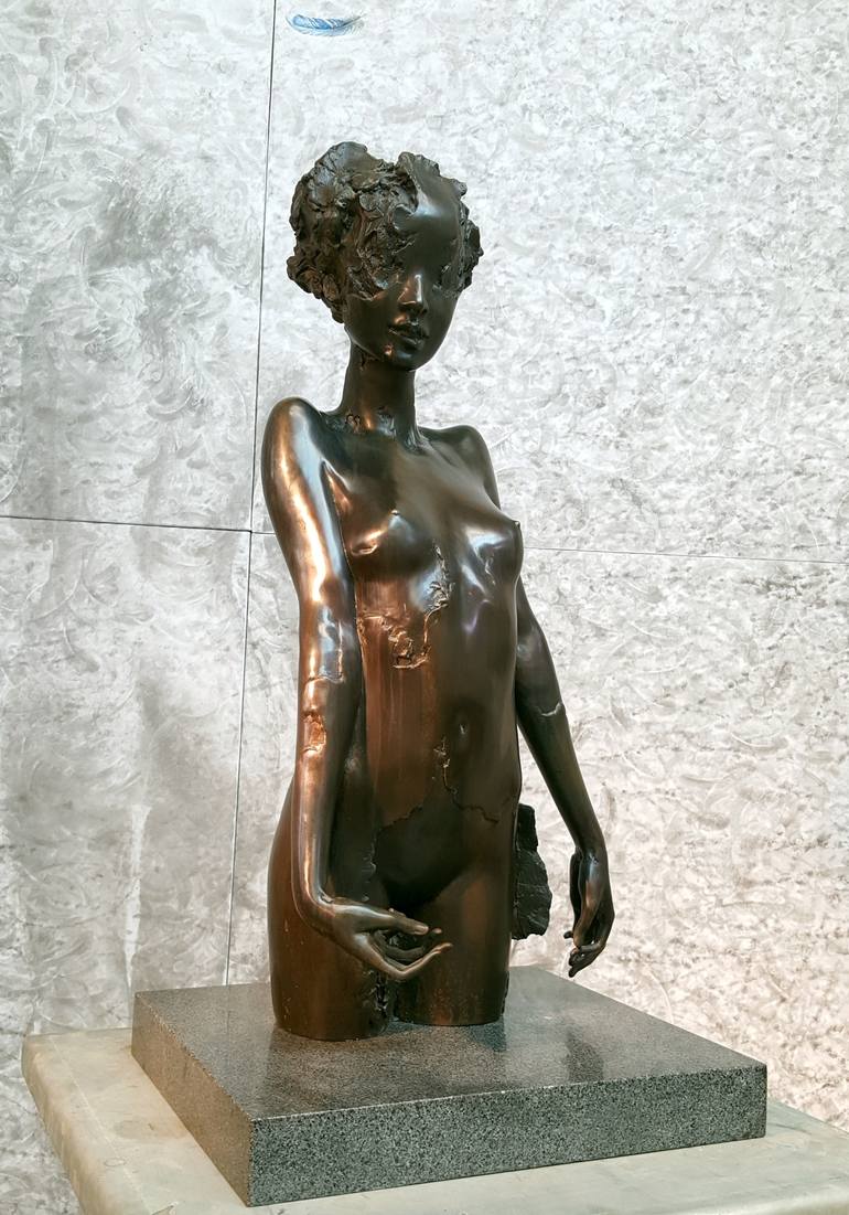 Original Figurative Women Sculpture by Jiyou Piao