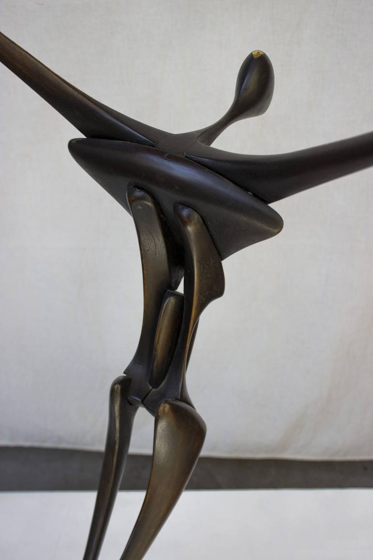 Original Modern Men Sculpture by Roberto Yonkov