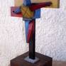 Ensamble constructivo policromado, escultura abstracta con ícono religioso, realizada en madera con inclusión de de hierro y policromía.
