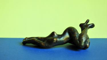 awakeing  bronze figurine thumb