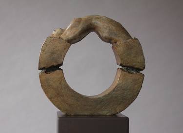 Circle | 38x40x12 cm | Bronze thumb