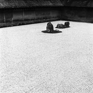 Rock garden, Ryōanji temple, Kyoto, Japan. thumb