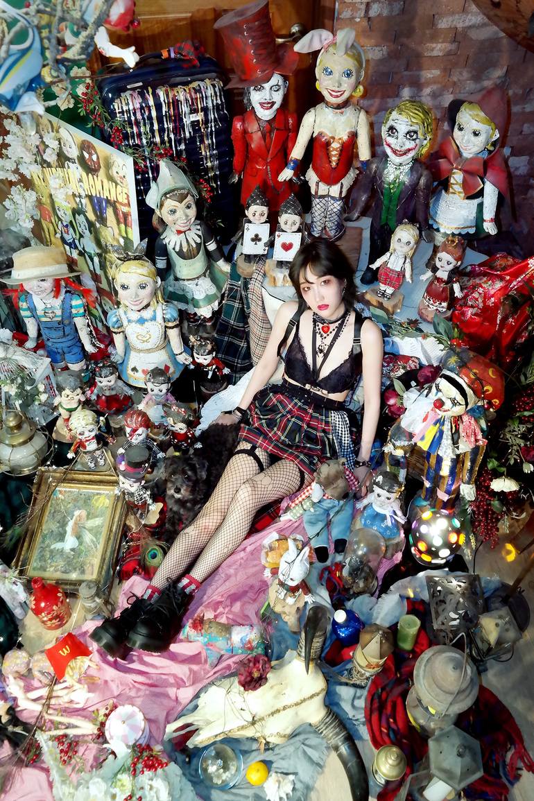 Original Figurative Pop Culture/Celebrity Sculpture by 송 Song Gin-Young