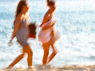 Two young women walking-talking on the beach #1/10 thumb