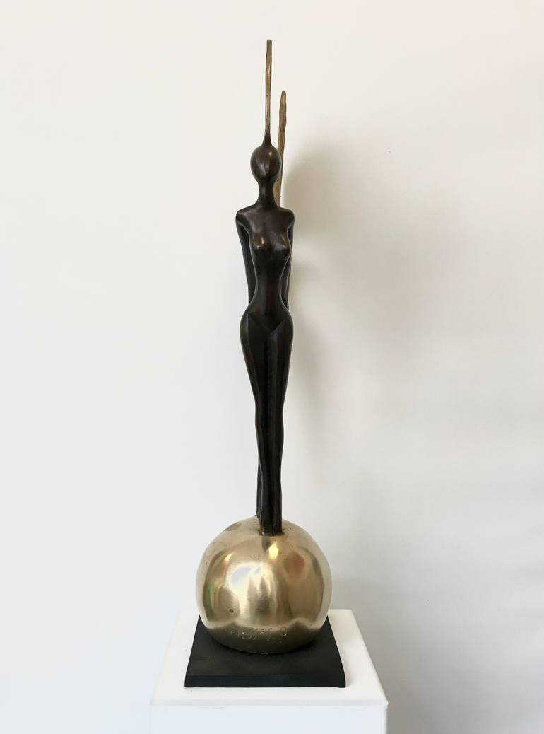 Original Figurative Women Sculpture by Olivier Messas