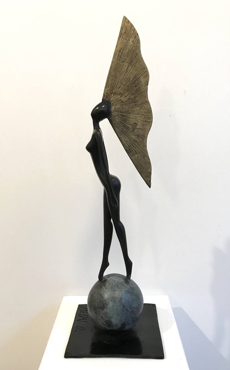 Original Figurative Women Sculpture by Olivier Messas