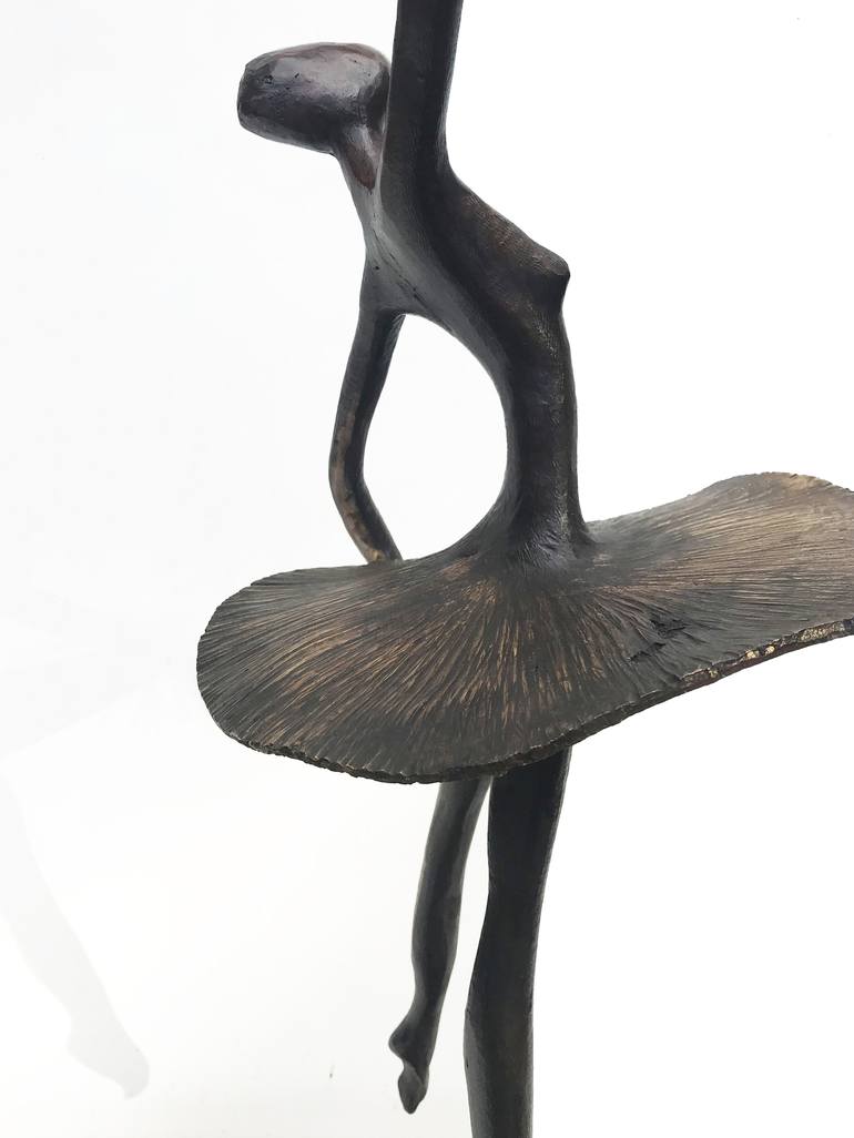 Original Figurative Women Sculpture by Olivier Messas