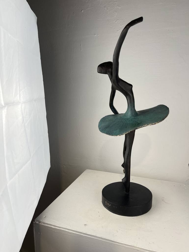 Original Fine Art Women Sculpture by Olivier Messas