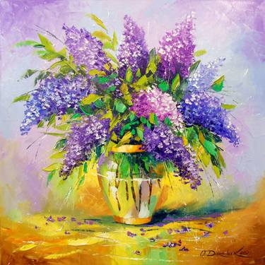 Bouquet of lilac in a vase thumb