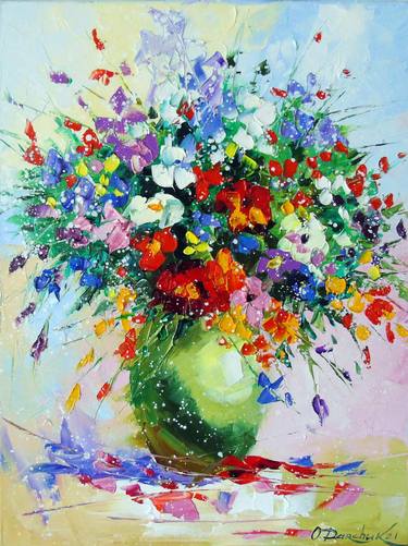 A bouquet of meadow flowers in a vase thumb