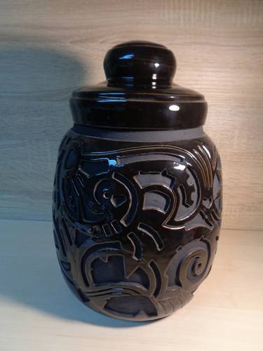 BLACK BEAUTY/ceramic pottery with lid thumb