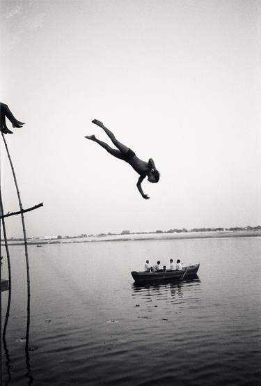 Diver at Dusk / Varanasi thumb