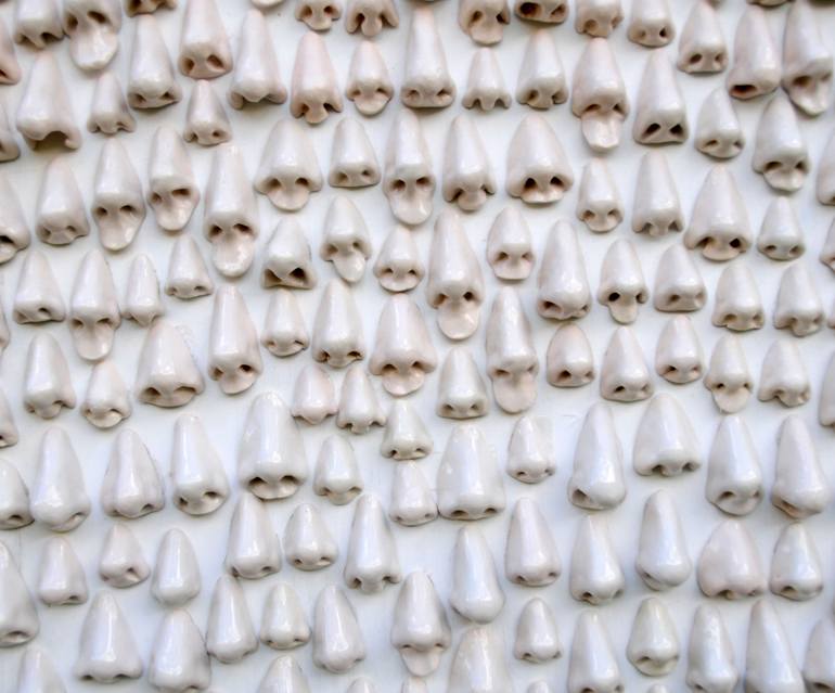 Original Dada Body Sculpture by Kaulip Álvarez