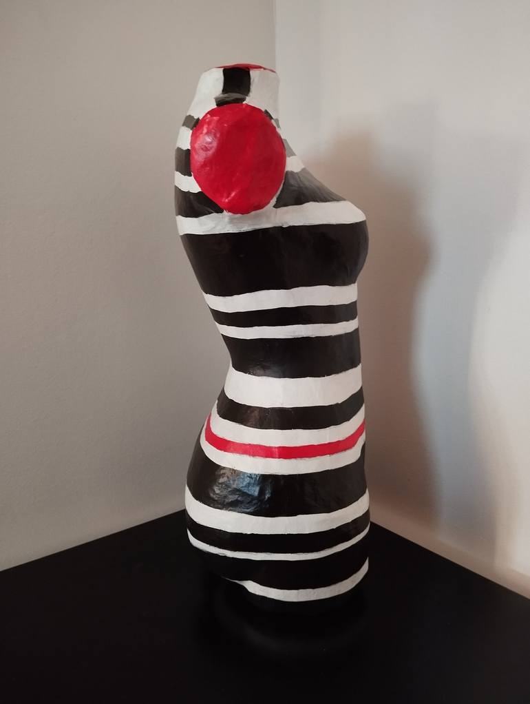 Original Pop Art Women Sculpture by Carole Carpier