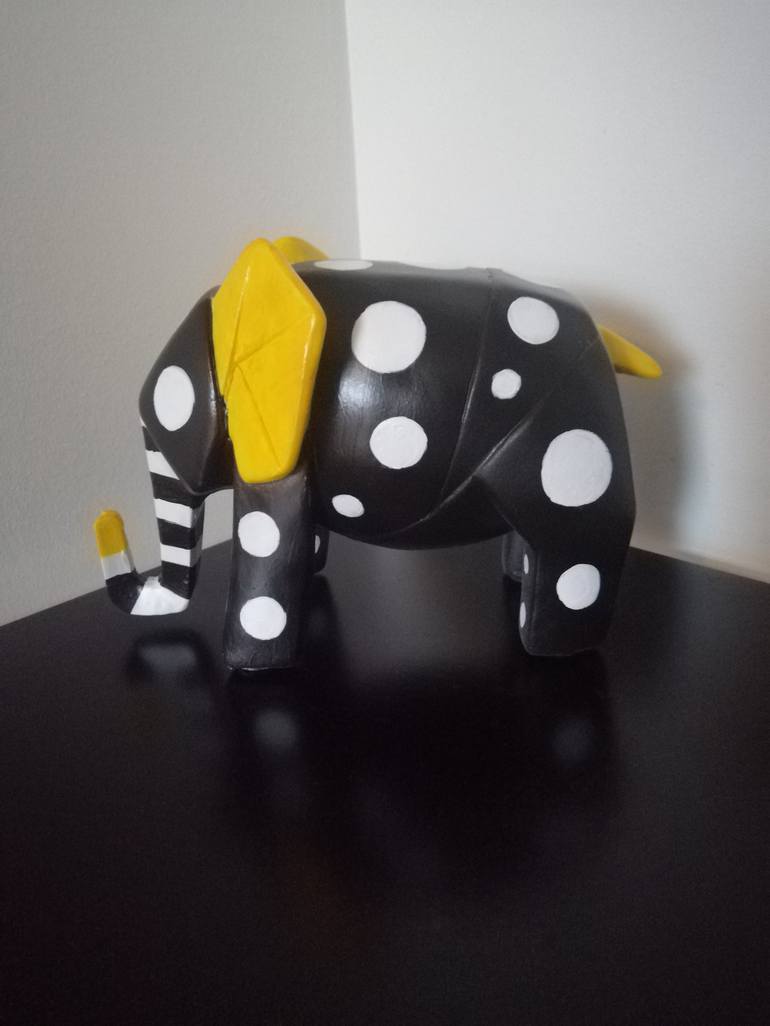 Original Pop Art Animal Sculpture by Carole Carpier