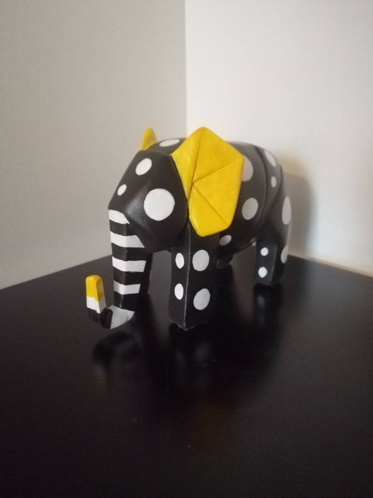 Original Pop Art Animal Sculpture by Carole Carpier