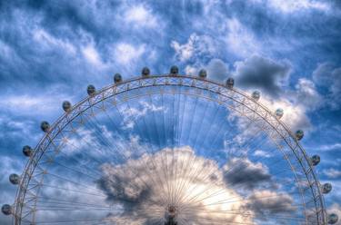 Top half of the London Eye thumb