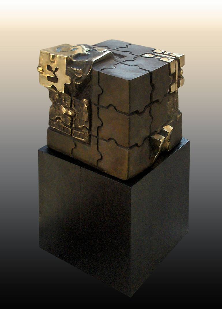 Original bronze Abstract Sculpture by Linda Saskia Menczel