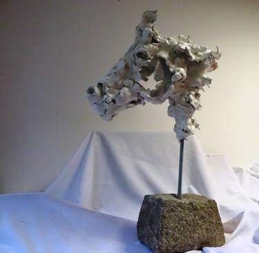 "White horse" dim: 62cm x 40cm x 18 cm material: modeling mass,iron,granite stone,white color... weight: 15 kg thumb