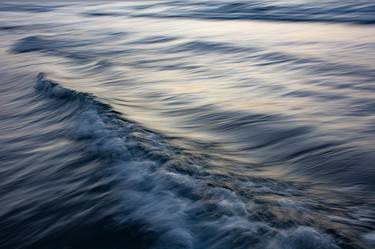 The Uniqueness of Waves XXV | Limited Edition Fine Art Print 1 of 10 | 50 x 75 cm thumb