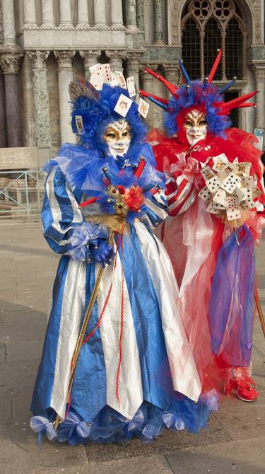 Couple in carnival costumes and masks on Venice carnival thumb