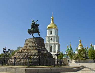 Kyiv, St. Sofia cathedral and monument to Bogdan Khmelnitsky thumb