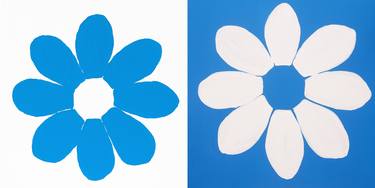Two flowers in light blue and white colours 2 thumb