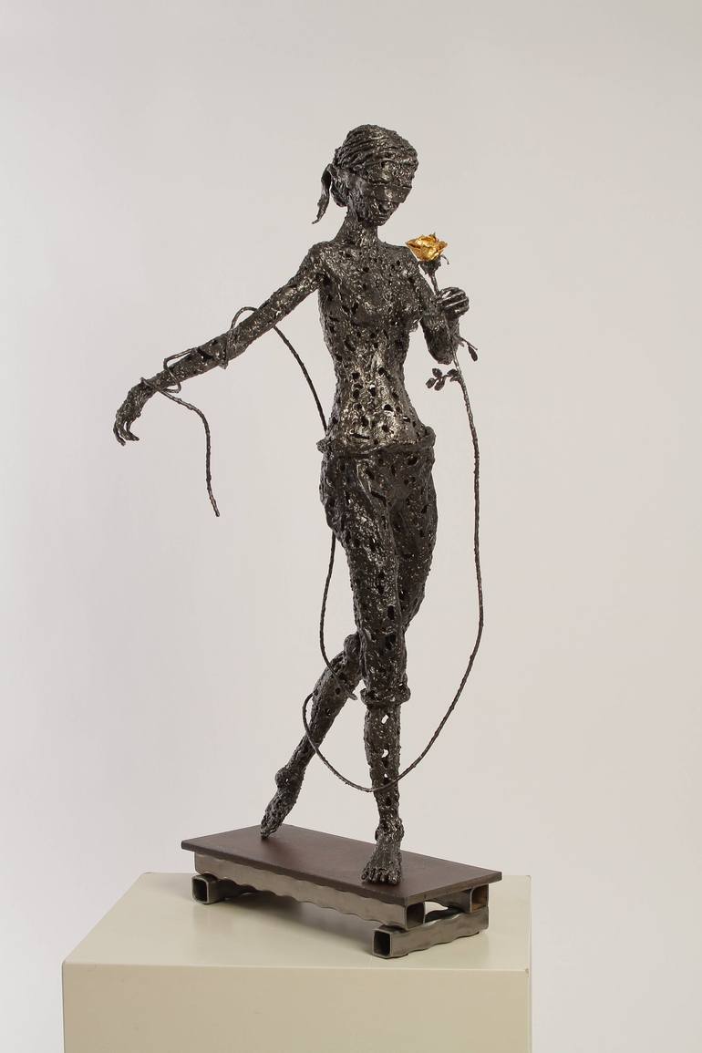 Original Figurative Women Sculpture by Federico Molinaro