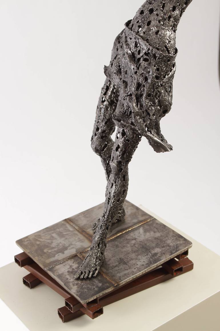 Original Figurative Women Sculpture by Federico Molinaro