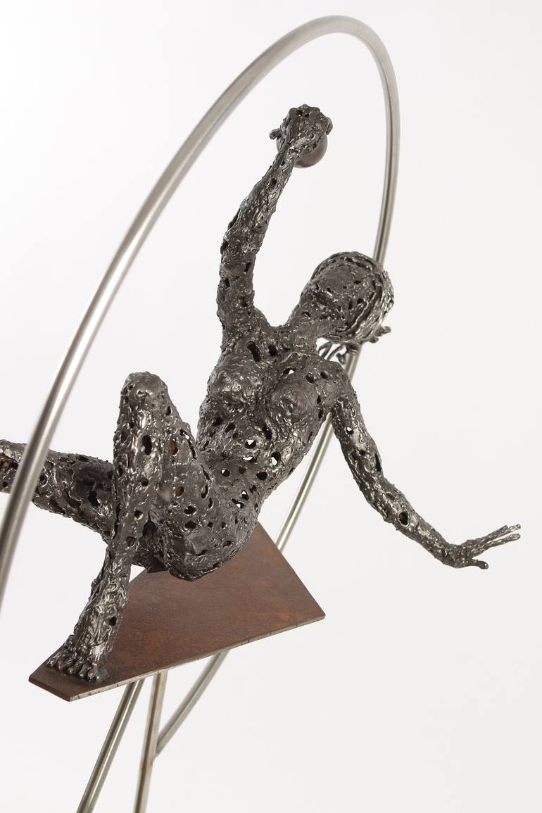 Original Figurative Women Sculpture by Federico Molinaro