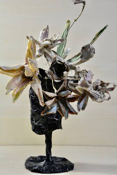 Original Botanic Sculpture by Kimie Suiz