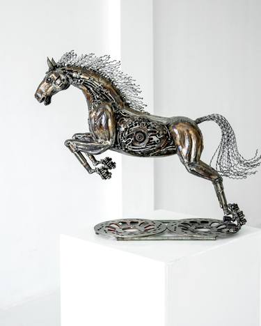 Horse metal sculpture thumb