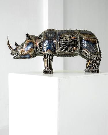 Metal Rhino art sculpture thumb