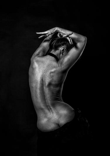 Saatchi Art Artist Daria Tishchenko; Photography, “female back №1 - Limited Edition of 10” #art