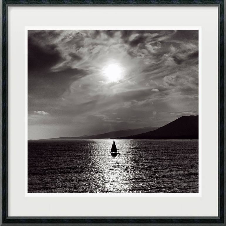 Original Black & White Boat Photography by Hélène Vallas Vincent
