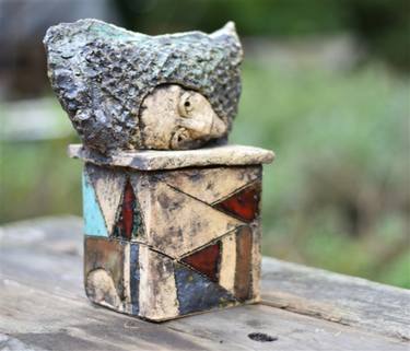 Green head, ceramic art box, clay figurative sculpture thumb